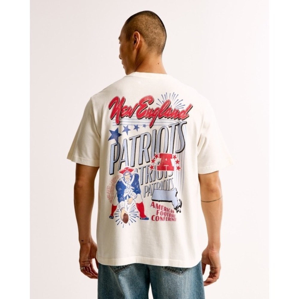 New England Patriots Retro Graphic Tee Shirt